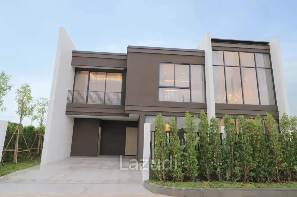 4 Bed 285 SQ.M Highbury Hill Pool Villas Pattaya