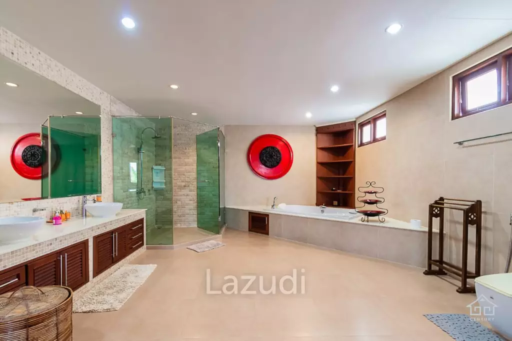 Gorgeous Pool Villa  6 Bed with Big land plot