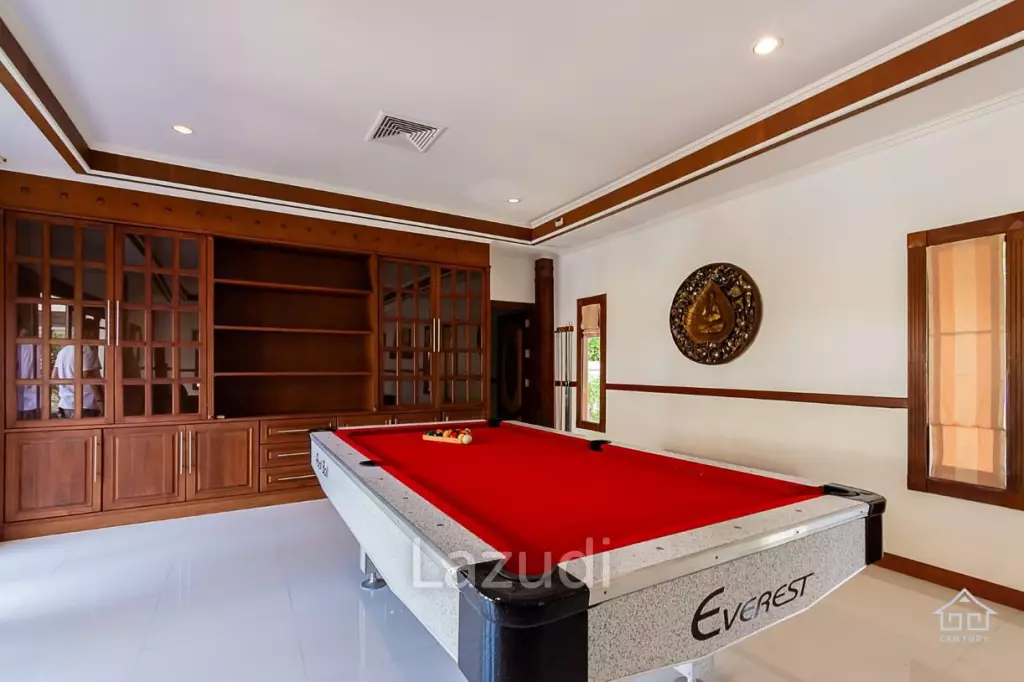 Gorgeous Pool Villa  6 Bed with Big land plot