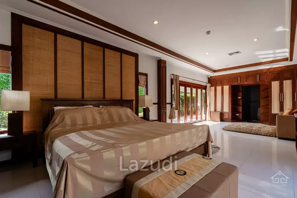 Gorgeous Pool Villa  6 Bed with Big land plot