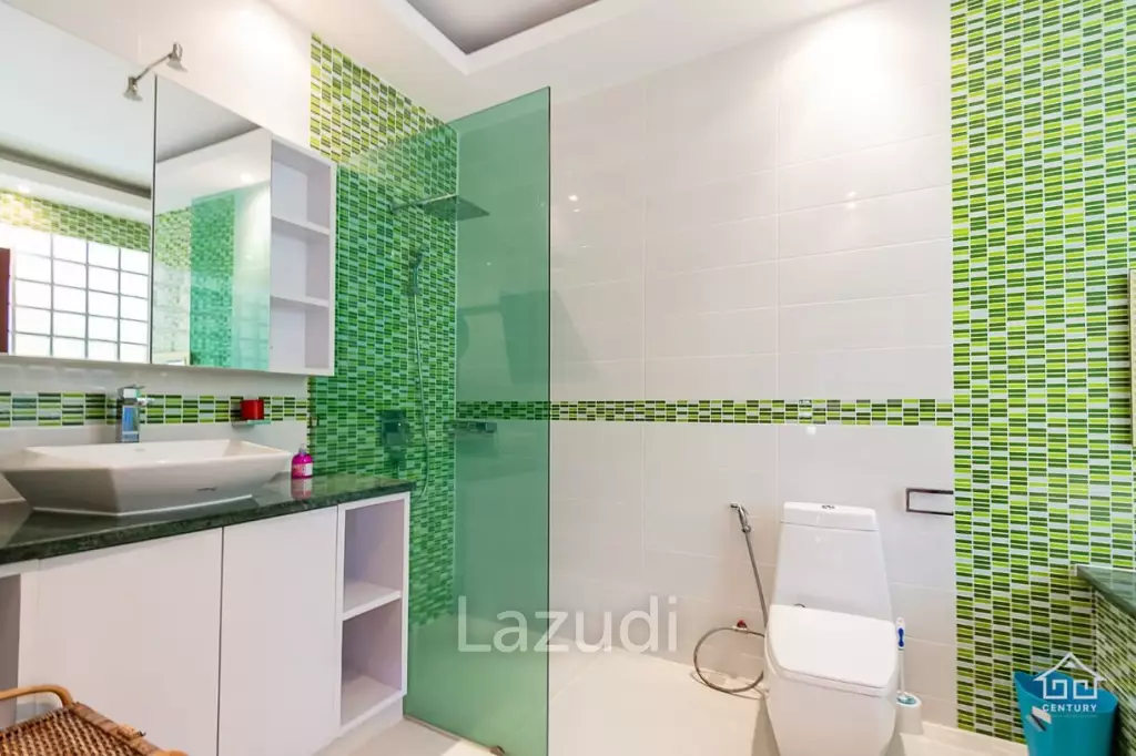 Gorgeous Pool Villa  6 Bed with Big land plot