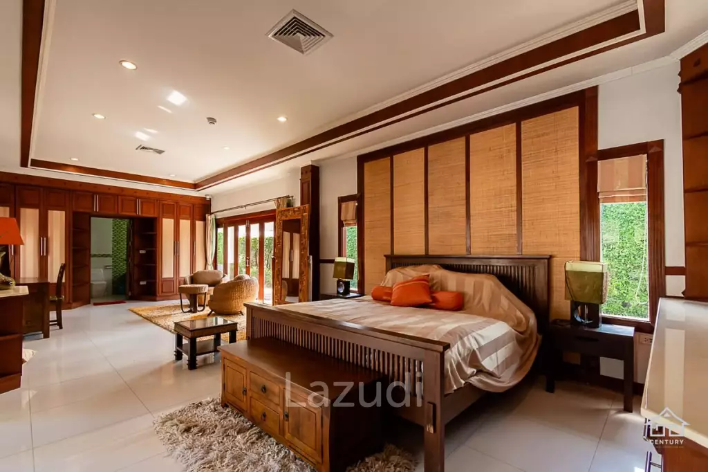 Gorgeous Pool Villa  6 Bed with Big land plot
