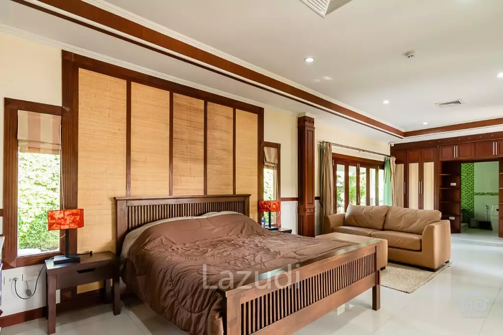 Gorgeous Pool Villa  6 Bed with Big land plot