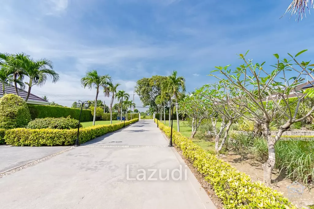 Gorgeous Pool Villa  6 Bed with Big land plot