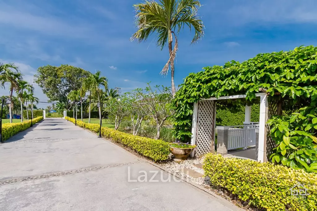Gorgeous Pool Villa  6 Bed with Big land plot