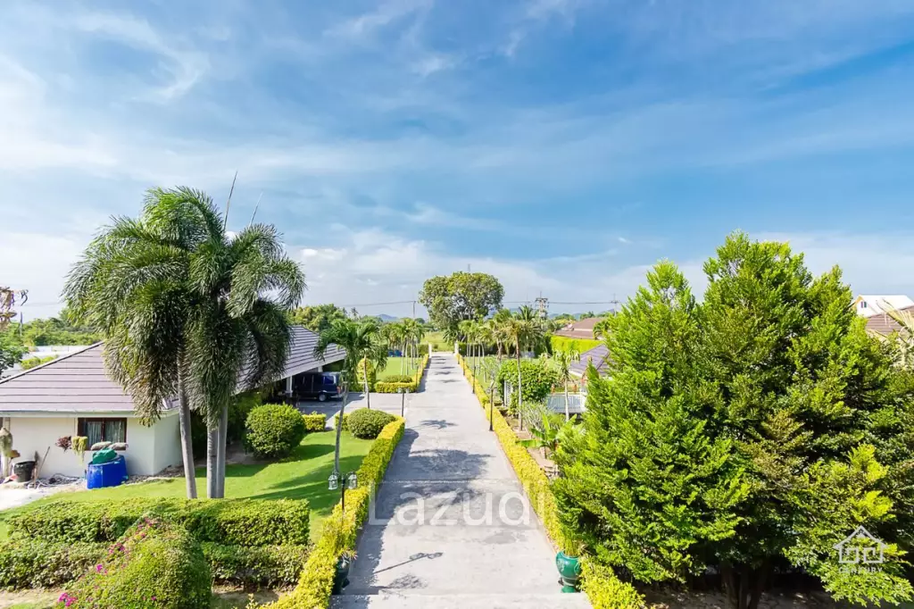 Gorgeous Pool Villa  6 Bed with Big land plot