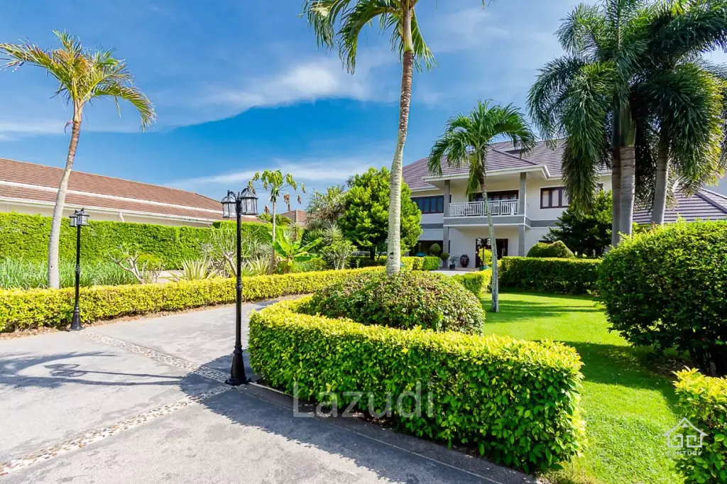 Gorgeous Pool Villa  6 Bed with Big land plot
