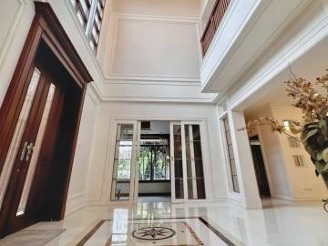 5 Bed 5 Bath 600 SQ.M Narasiri Pattanakarn-Srinakarin