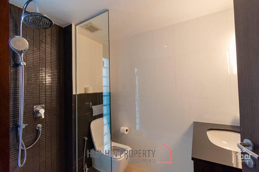 CASADAENG : 3 Bed condo near the beach