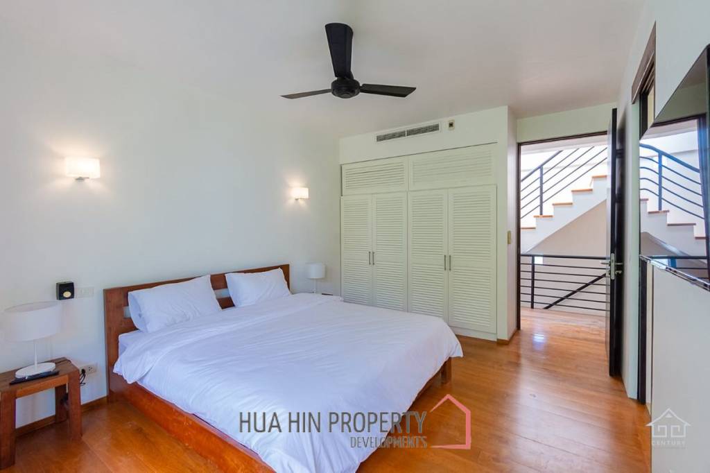 CASADAENG : 3 Bed condo near the beach