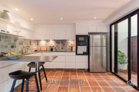 CASADAENG : 3 Bed condo near the beach