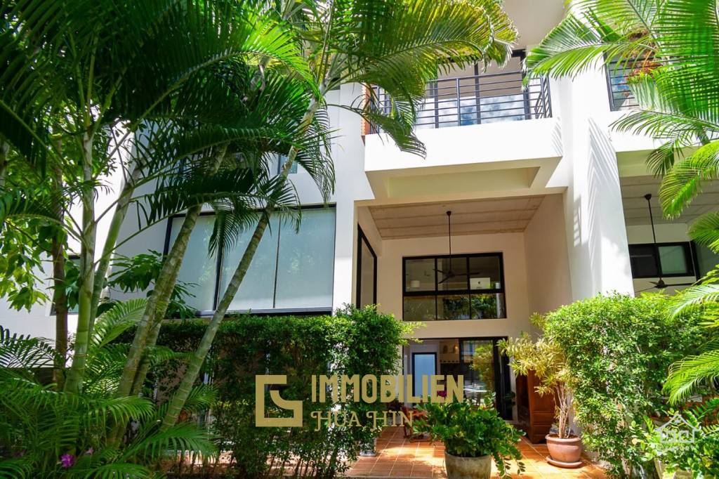 CASADAENG : 3 Bed condo near the beach