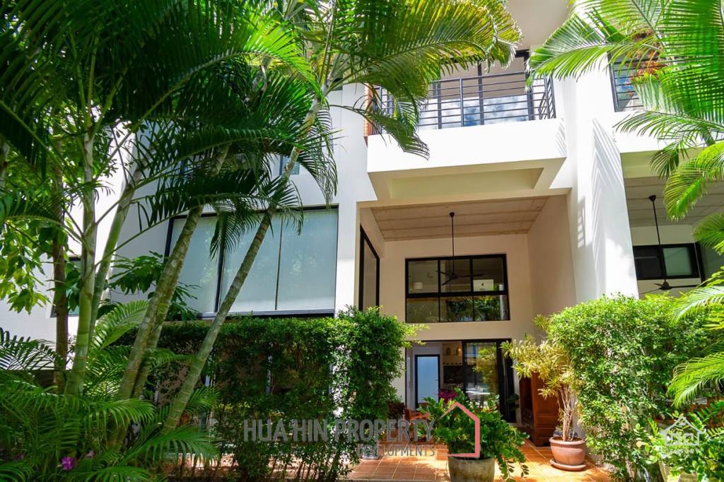 CASADAENG : 3 Bed condo near the beach