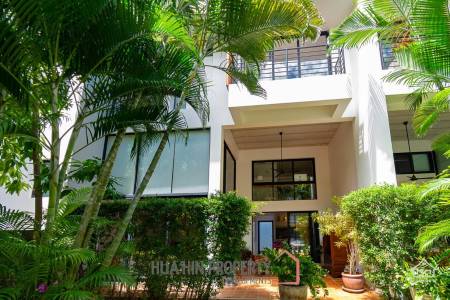 CASADAENG : 3 Bed condo near the beach