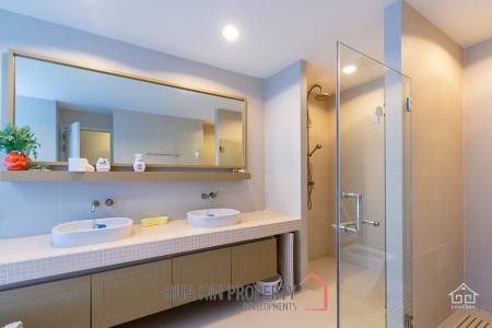 BAAN NUB KLUEN : Beachfront 3 Bed condo