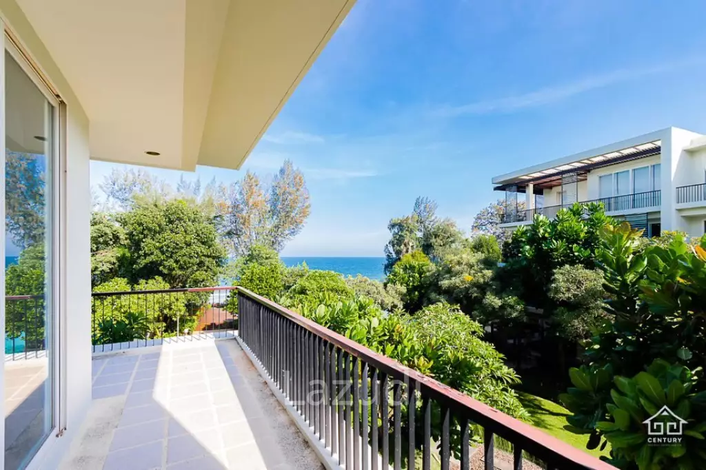 BAAN NUB KLUEN : Beachfront 3 Bed condo