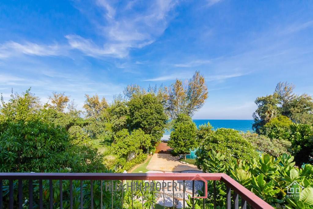 BAAN NUB KLUEN : Beachfront 3 Bed condo