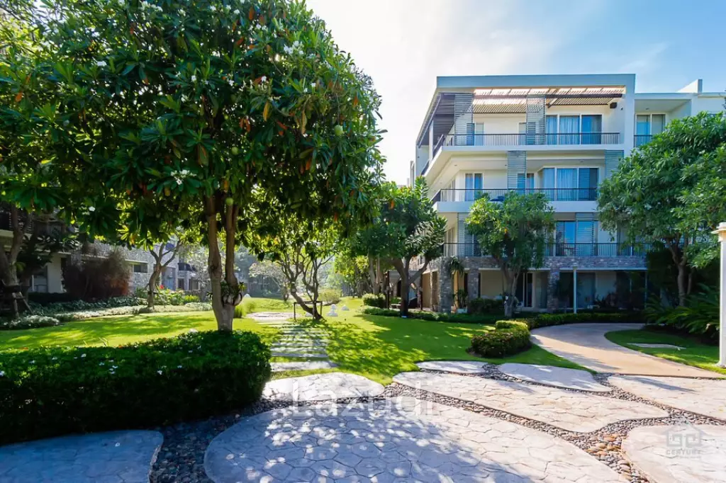 BAAN NUB KLUEN : Beachfront 3 Bed condo