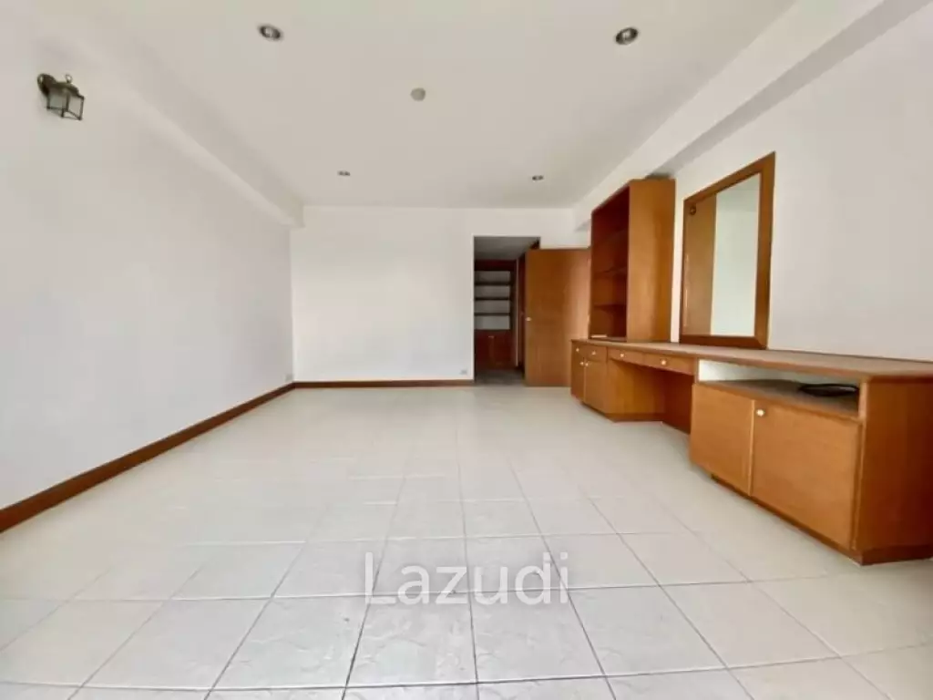 2 Beds 2 Baths 136 SQ.M. Peak  Condominium