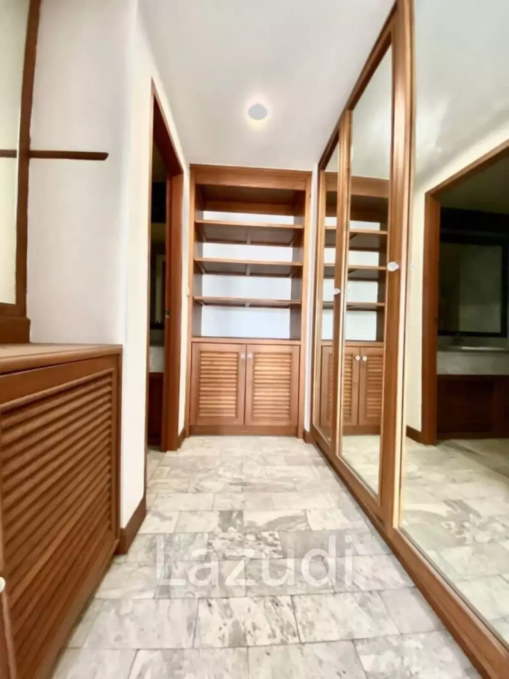 2 Beds 2 Baths 136 SQ.M. Peak  Condominium