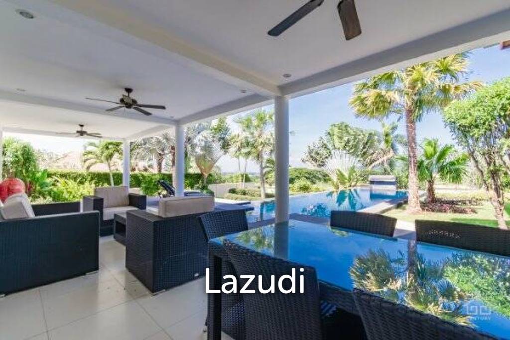 THE VIEWS : Luxury 3 Bed Pool Villa with Great Views Near Golf Course