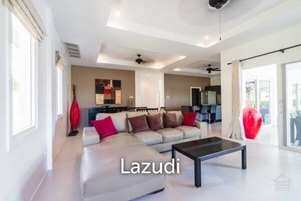 THE VIEWS : Luxury 3 Bed Pool Villa with Great Views Near Golf Course