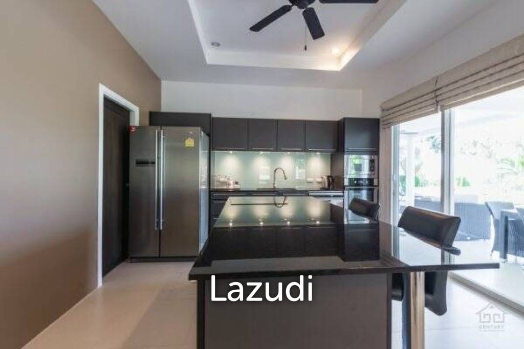 THE VIEWS : Luxury 3 Bed Pool Villa with Great Views Near Golf Course