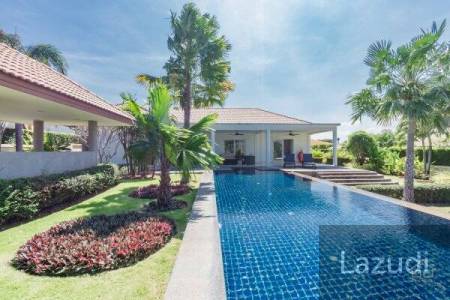 THE VIEWS : Luxury 3 Bed Pool Villa with Great Views Near Golf Course