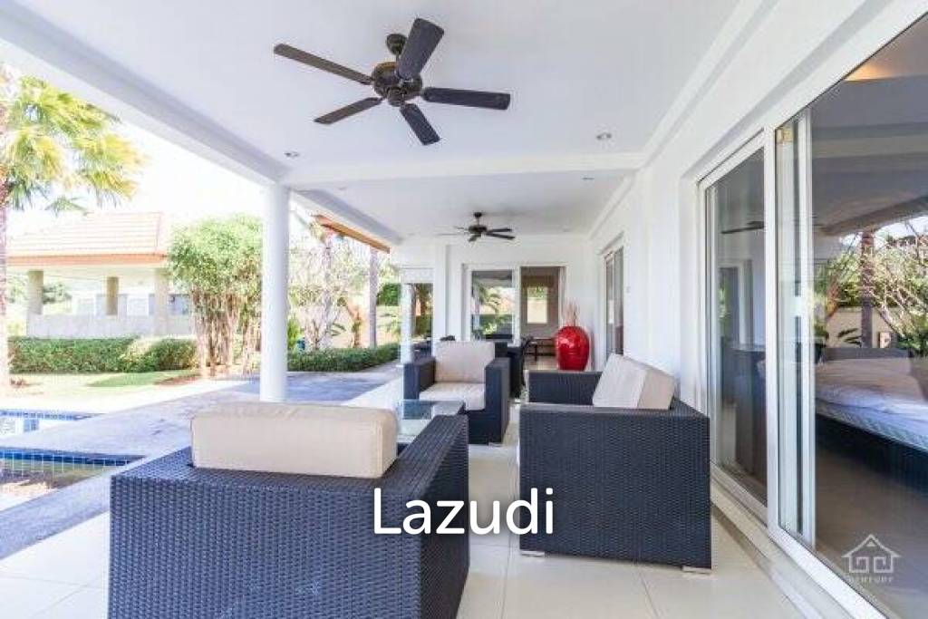 THE VIEWS : Luxury 3 Bed Pool Villa with Great Views Near Golf Course