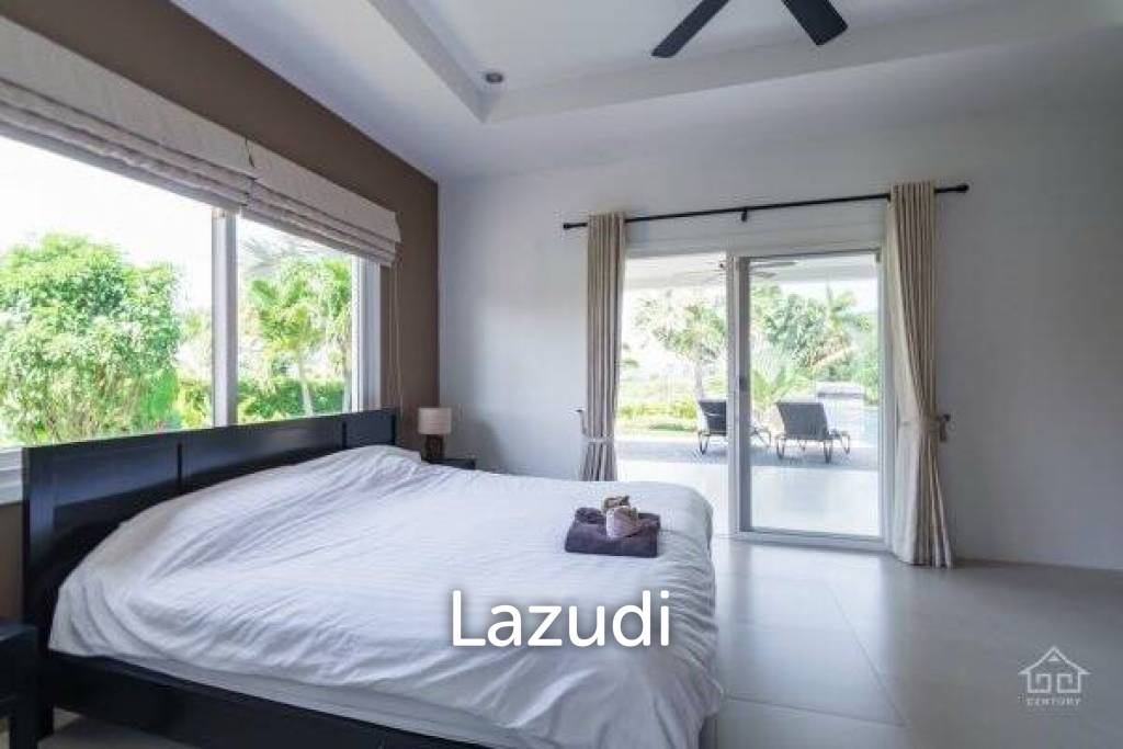 THE VIEWS : Luxury 3 Bed Pool Villa with Great Views Near Golf Course