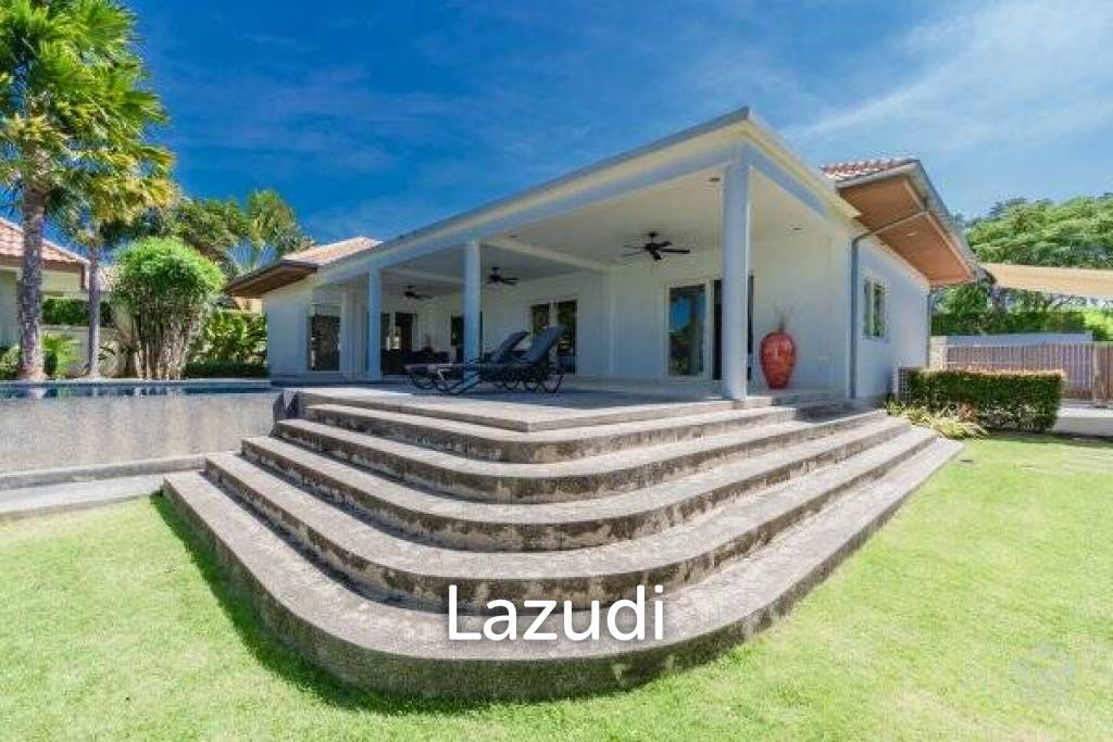 THE VIEWS : Luxury 3 Bed Pool Villa with Great Views Near Golf Course