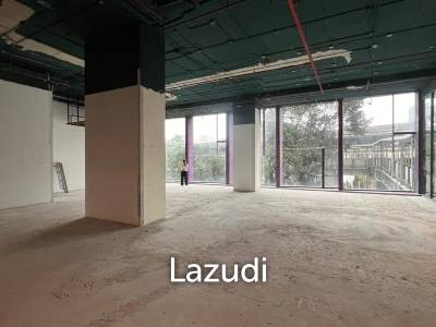 Showroom Connecting to Thonglor BTS