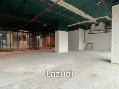 Showroom Connecting to Thonglor BTS