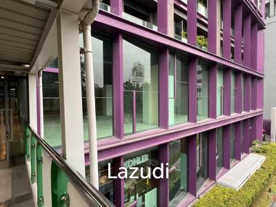 Showroom Connecting to Thonglor BTS