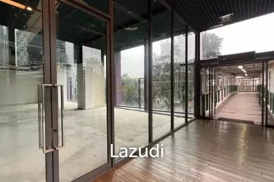 Showroom Connecting to Thonglor BTS
