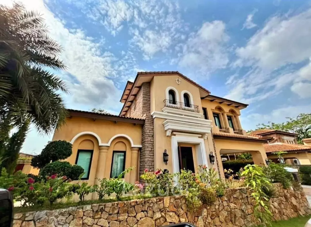 Pool Villa for Sale at Nusa Chivani