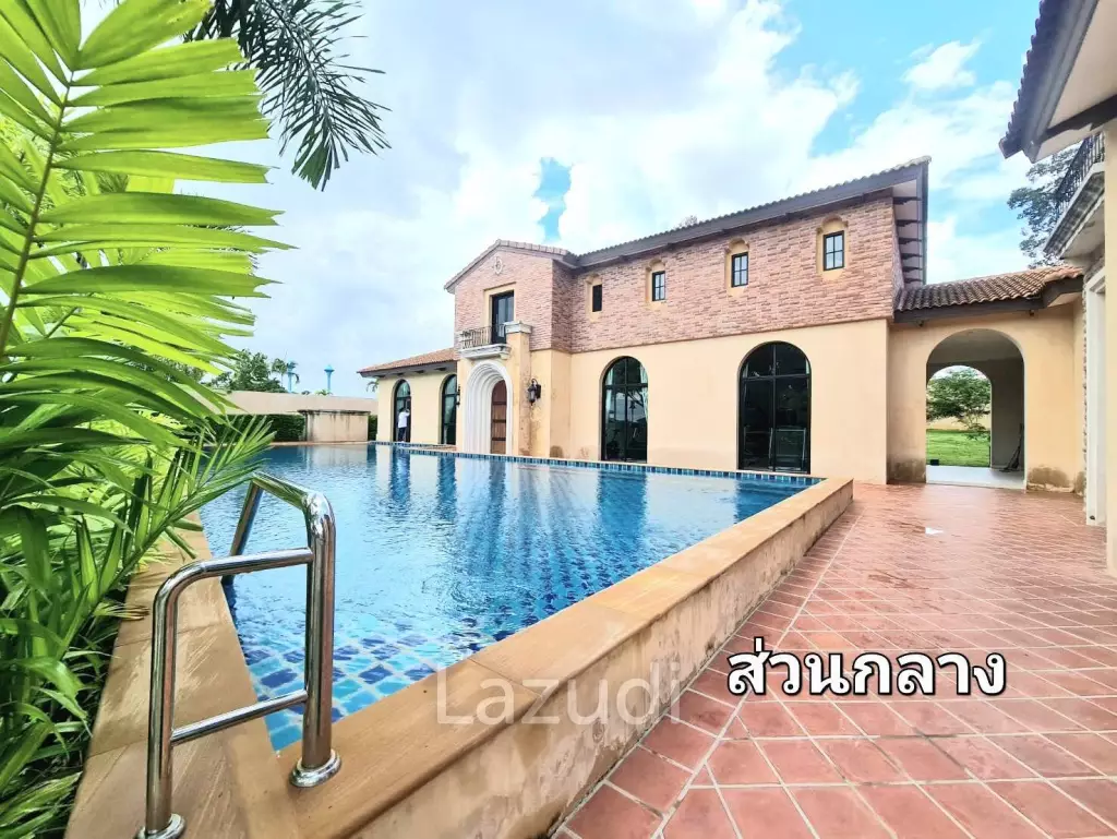 Pool Villa for Sale at Nusa Chivani