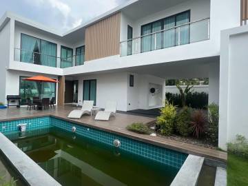 Luxury Pool Villa for Sale at Palm Lakeside