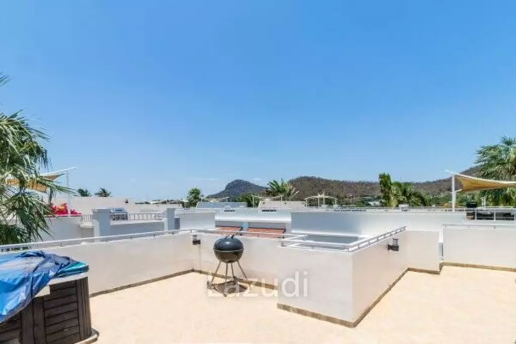 PINEAPPLE HILLS: 2 BED VILLA