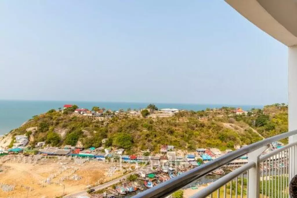 NEWLY RENOVATE CONDO WITH STUNNING VIEW