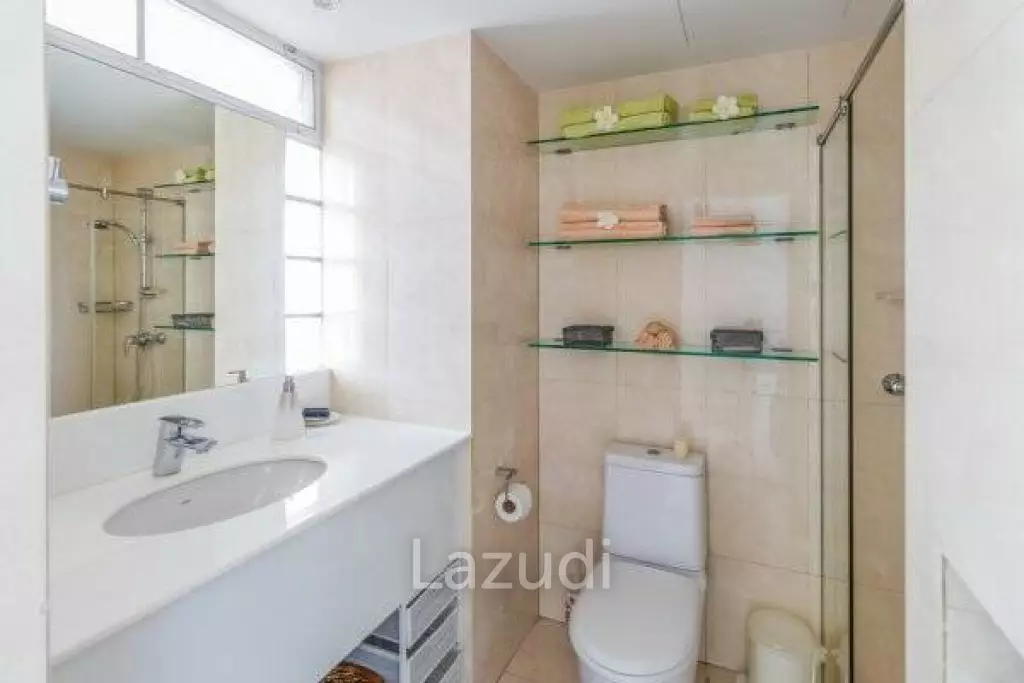 NEWLY RENOVATE CONDO WITH STUNNING VIEW