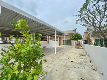 2 Bed 2 Bath Townhouse On Soi 102 For Rent