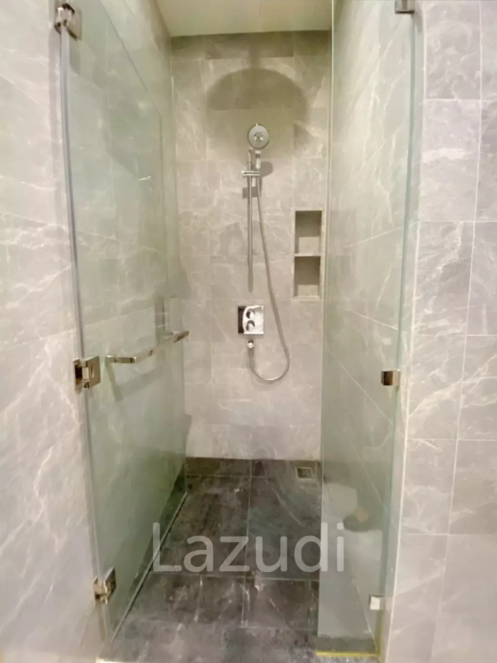 1 Bed 1 Bath 33 SQ.M The 28 Chidlom