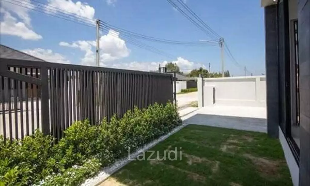 WE BY SIRIN: Modern Style 2 Bed Pool Villa