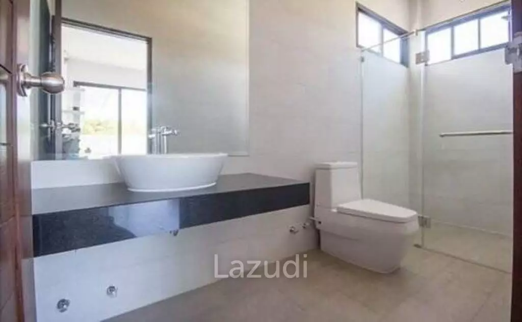 WE BY SIRIN: Modern Style 2 Bed Pool Villa