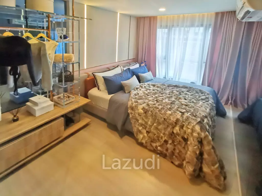 53 sqm 2 Bed Condo on 23rd Floor at Aspire Onnut Station, Bang Chak
