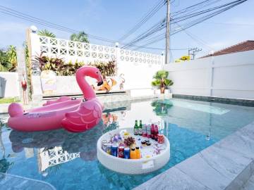 Luxury Pool Villa for Sale in Chaiyapruek 2