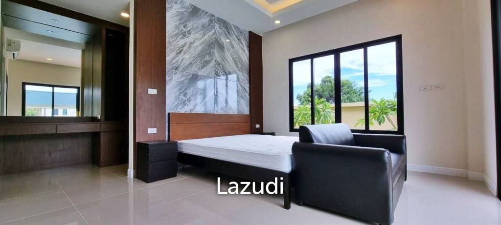 3 Bedrooms 4 Bathrooms 275 SQ.M Horseshoe Point