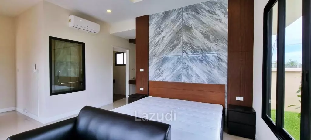 3 Bedrooms 4 Bathrooms 275 SQ.M Horseshoe Point