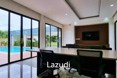 3 Bedrooms 4 Bathrooms 275 SQ.M Horseshoe Point